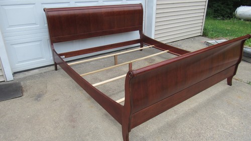Ethan Allen Georgian Court Cherry King Bed Sleigh Designer