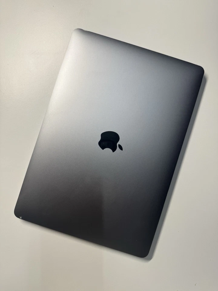 Apple MacBook Pro 13" · i5 8th gen 1.4 GHz · 8GB · 256GB, foto 1 di 4