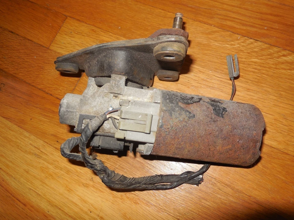 Motor limpiaparabrisas Ford Mustang 198701993 original usado con brazo y cubierta Foto 2 de 2