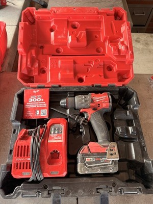 Milwaukee Electric - Variable Speed M18 Fuel. 1/2 Hammer Drill-Driver KIT