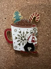 Disney Pin - Loungefly - Christmas Holiday - Goofy with Hot Cocoa Mug