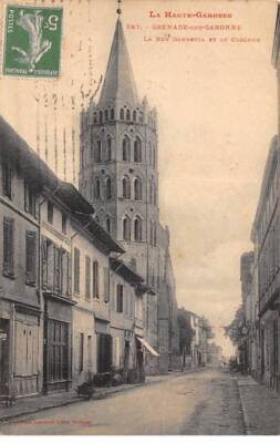 31 - GRENADE SUR GARONNE - SAN35582 - La Rue Gambetta et le Clocher