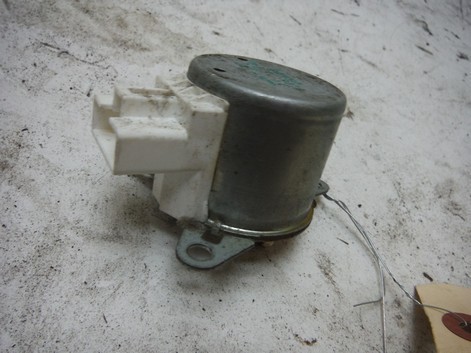 2004 LEXUS LS430 4DR A/T A/C HEATER VENT FLAP MOTOR 0637009020 OEM 2001 2002 - Picture 3 of 4