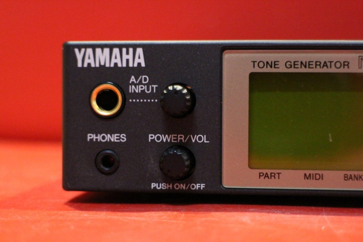 USED YAMAHA MU 90 Tone Generator Rack Synthesizer MIDI Sound