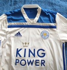 Hand signed Hamza Choudhury Leicester city shirt
