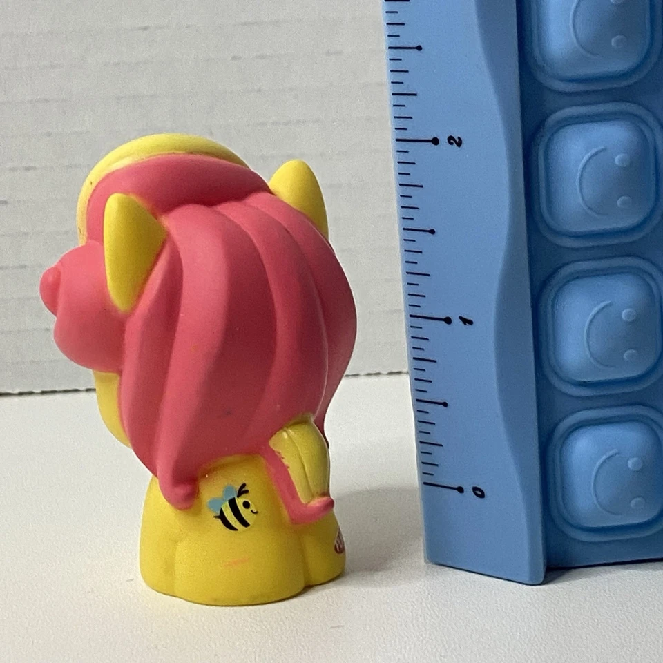 Boneco Fisher Price Little People My Little Pony Fluttershy - Imagem 4 de 4