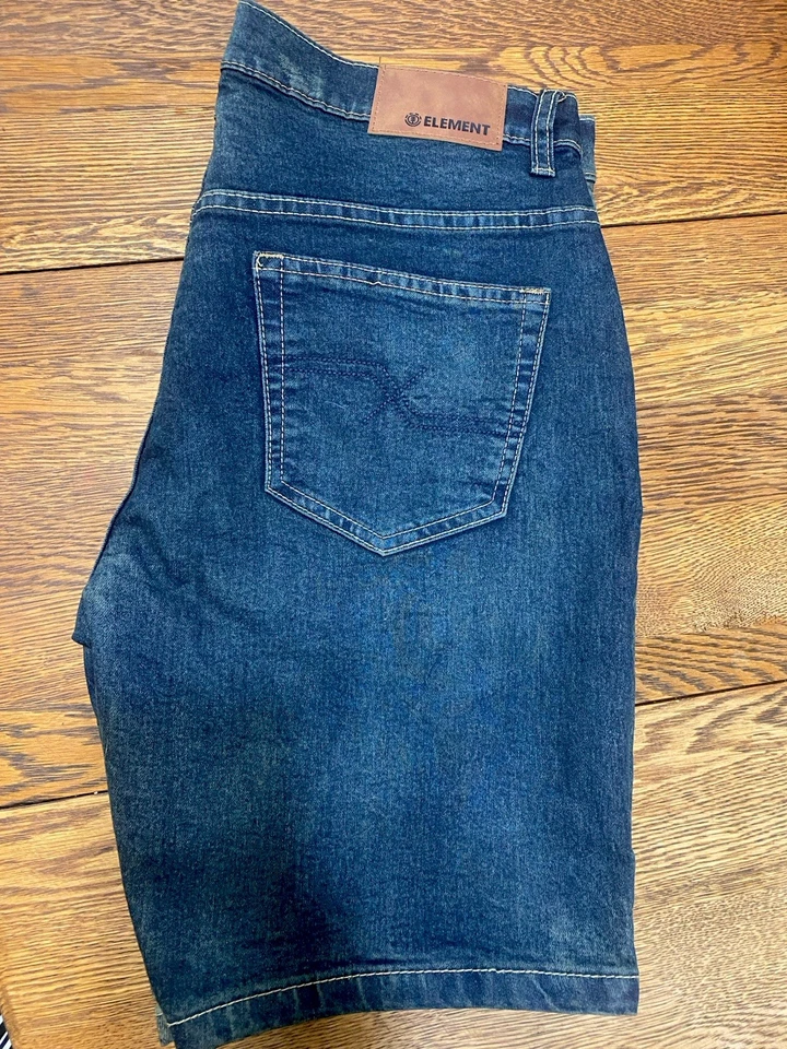 Element Modern Stretch Slim Fit Denim Shorts Size 32w - 9” inseam - NEW W/ TAGS - Image 3 of 4