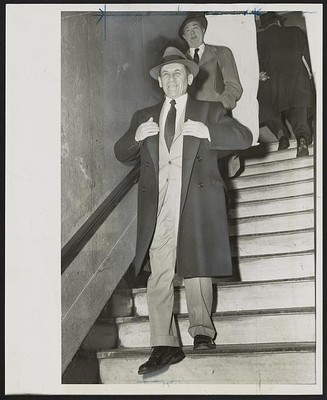 Sharply Dressed Gangster,Gambler,Meyer Lansky,left court,1958,Criminal,New York
