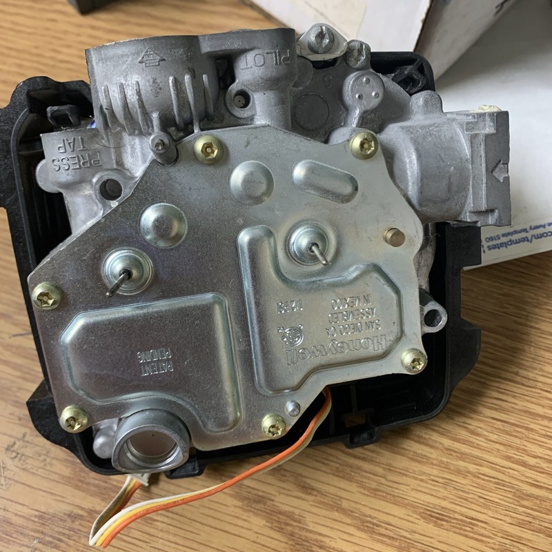 Honeywell Water Heater Gas Valve 50034127-001 See Pics