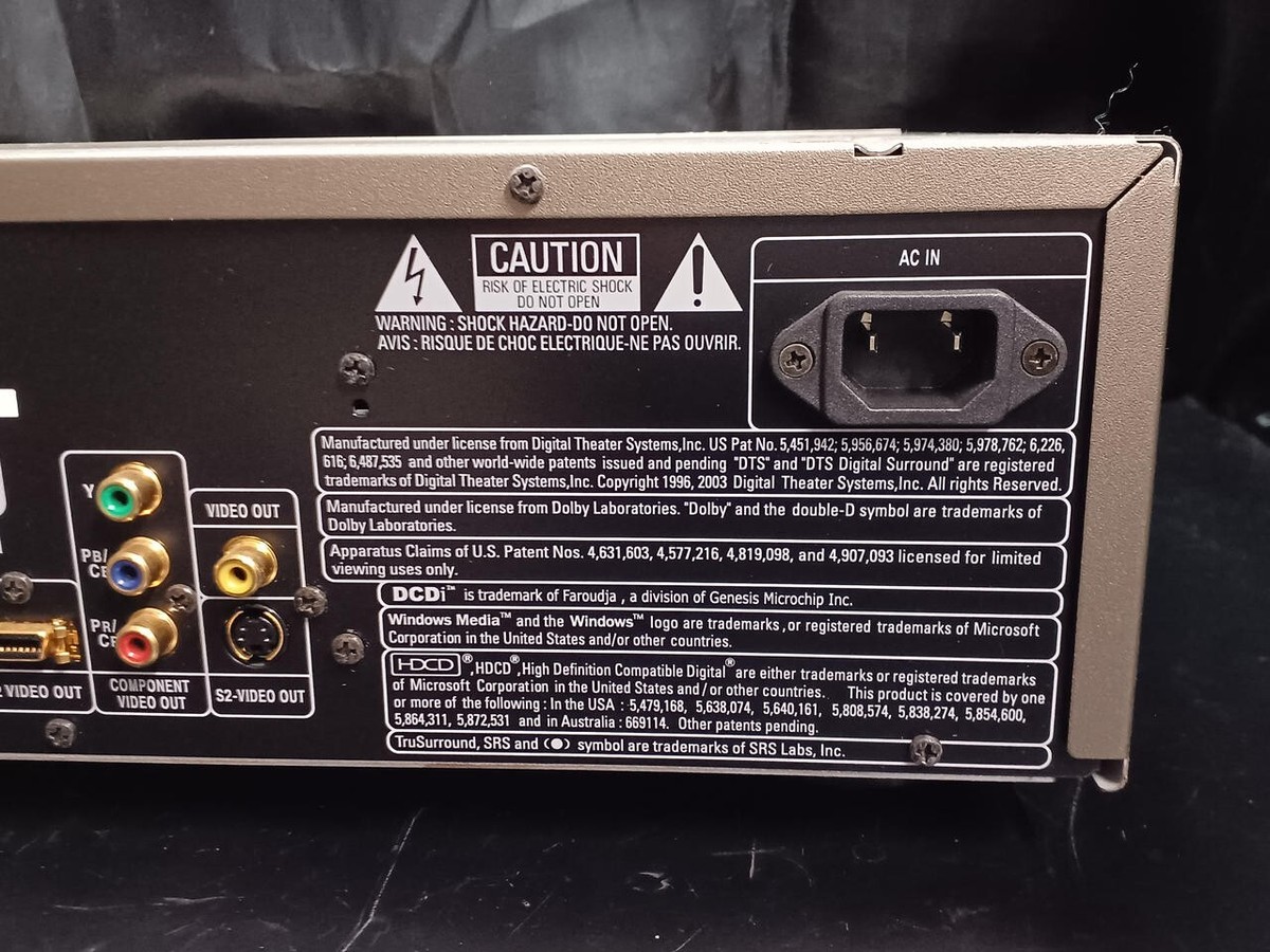 Junk Not Working Denon DVD-3910 Universal Player DVD CD SACD Audio