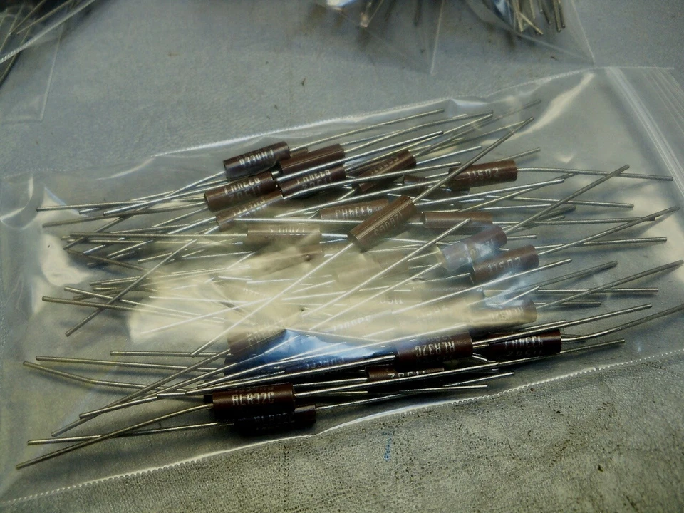 Resistencia de película de precisión de 120 ohmios RLR32C1200GS electrónica de 4 estrellas lote de 477 Foto 2 de 3