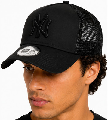 New York Yankees New Era All Black Clean Trucker Cap