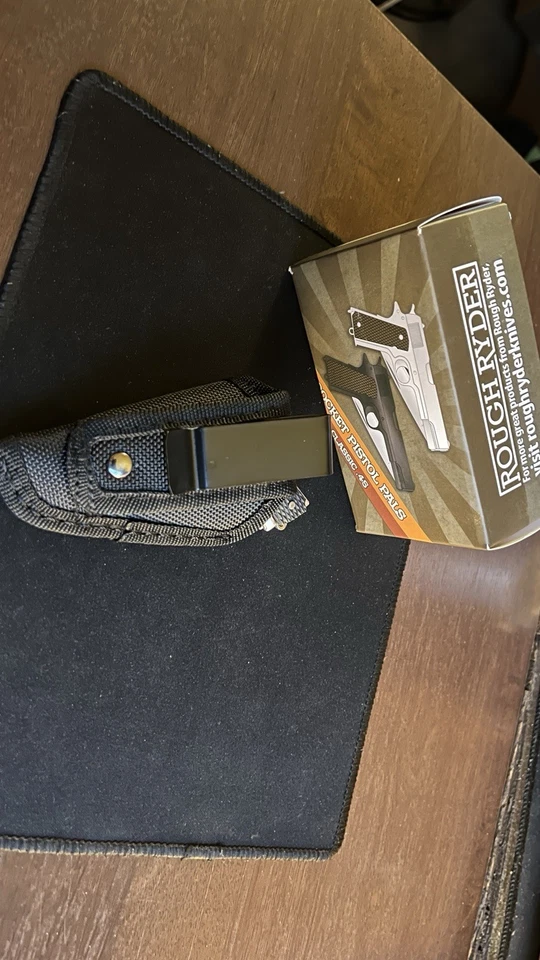 Pistola de bolsillo Rough Ryders 🔫 Pals Classic .45 Foto 3 de 4