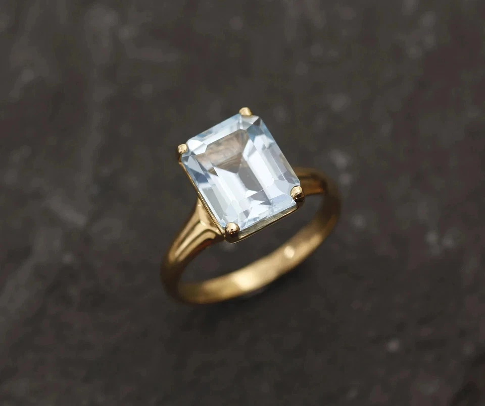 Помолвочное кольцо из желтого золота 14 карат с натуральным бриллиантом аквамарином огранки изумруд 2,28 карата - Изображение 3 из 4