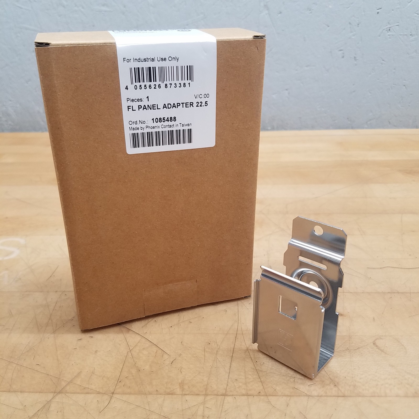 Phoenix Contact 1085488 FL Panel Adapter 22.5, Mounting Plate - NEW