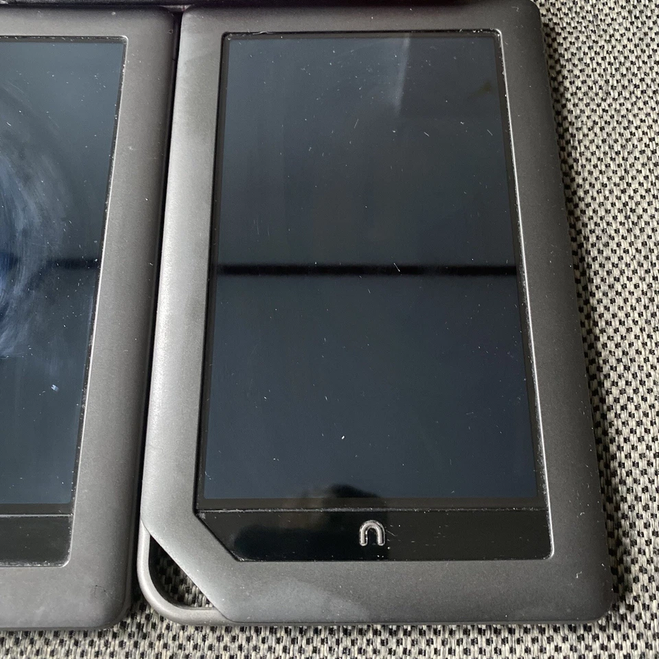 (2) Barnes & Noble NOOK цвет Wi-Fi 8GB 7» планшетный ридер BNRV200 с чехлом комплект - Изображение 3 из 4