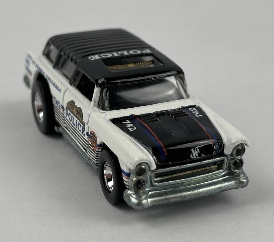 Hot Wheels Cop Rods 1999 - Chevy Nomad - City of Pueblo Colorado (como nuevo suelto) Foto 2 de 4