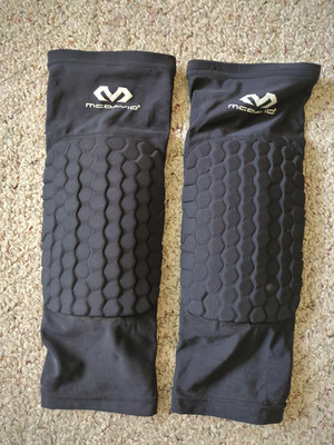McDavid Sport HEX Tech Padded Protective Compression Blk  Leg Sleeve Size Medium