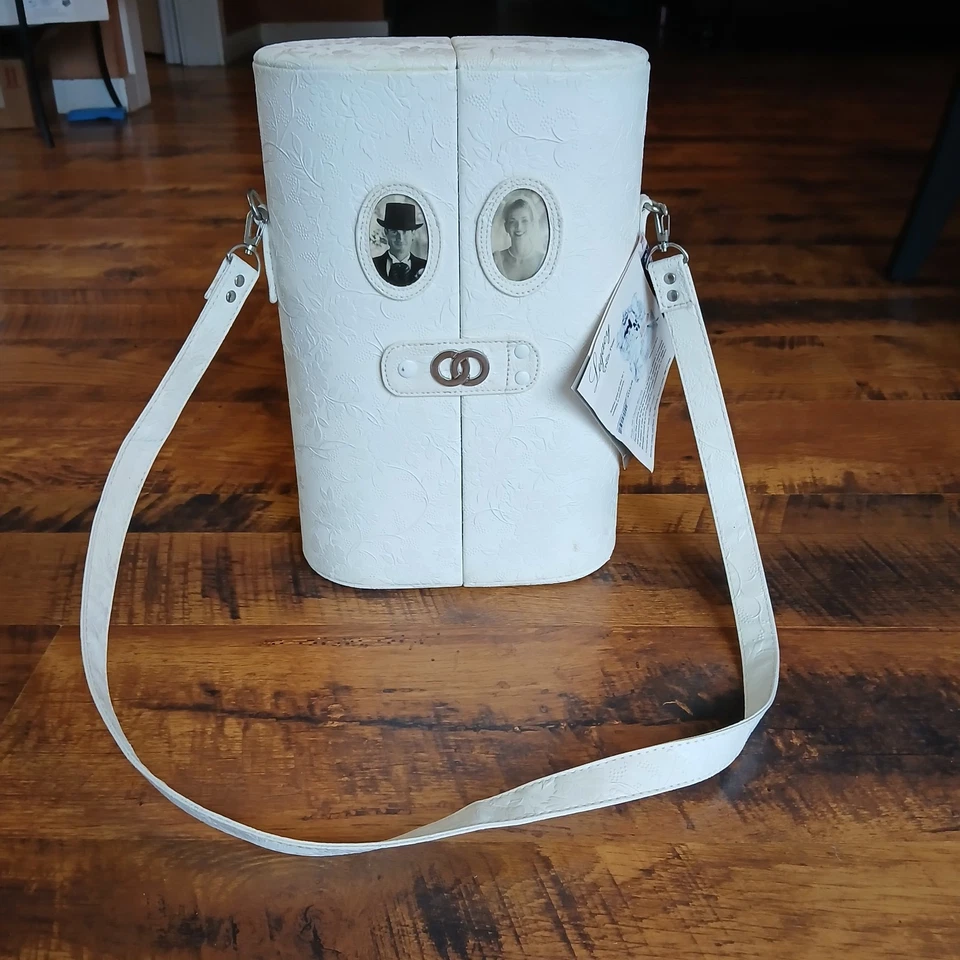 Botella de vino de viaje Picnic Time LEGACY estuche de cuero sintético edición luna de miel nuevo en stock Foto 2 de 4