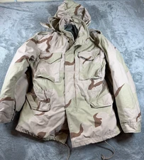 Vtg USGI Desert Camo Cold Weather Parka Med (Fits Women L) W/ Liner UNICOR