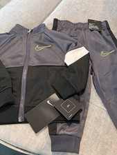 NWT New Nike Tracksuit Girl Boy Toddler Infant Black 24 Months Jacket Pants