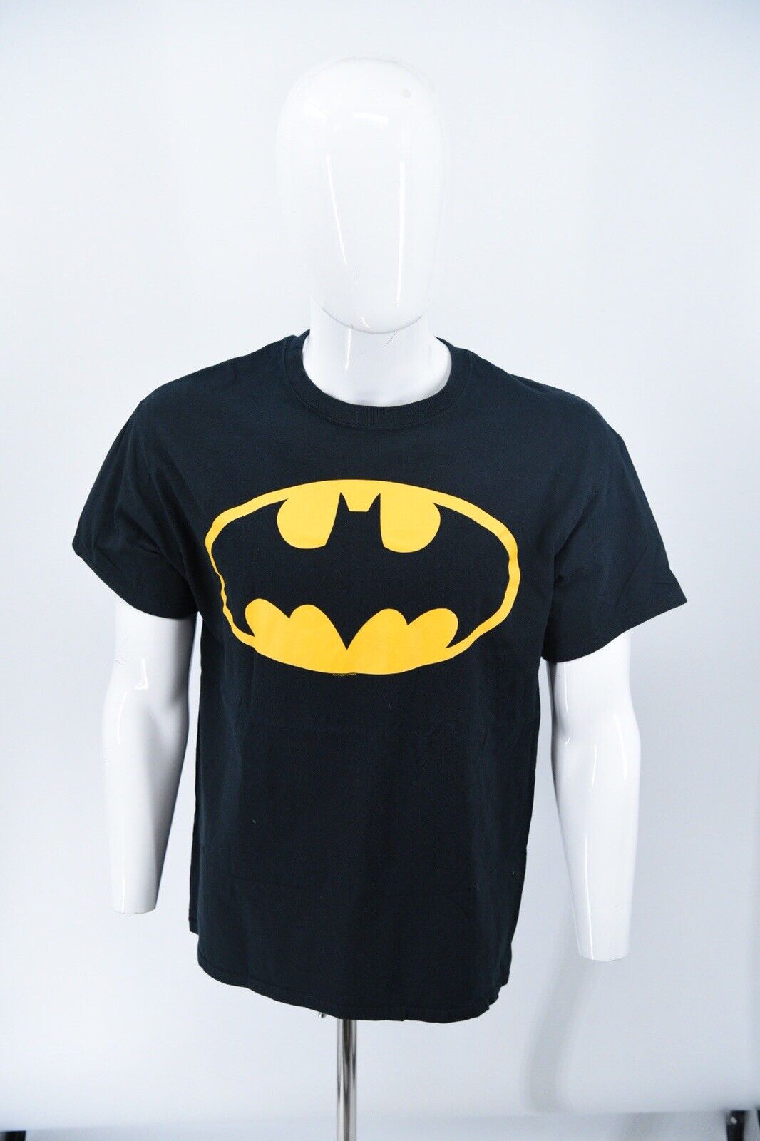 DC Comics - Batman Logo T-Shirt (Large) - JB Hi-Fi