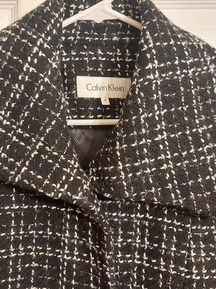 Chaqueta de abrigo para mujer Calvin Klein 10 mezcla de lana larga forrada de tweed negra blanca Foto 2 de 4