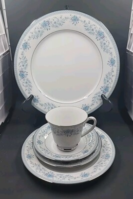Noritake Vintage Fine China Set Blue Hill 2482 Five (5) Piece