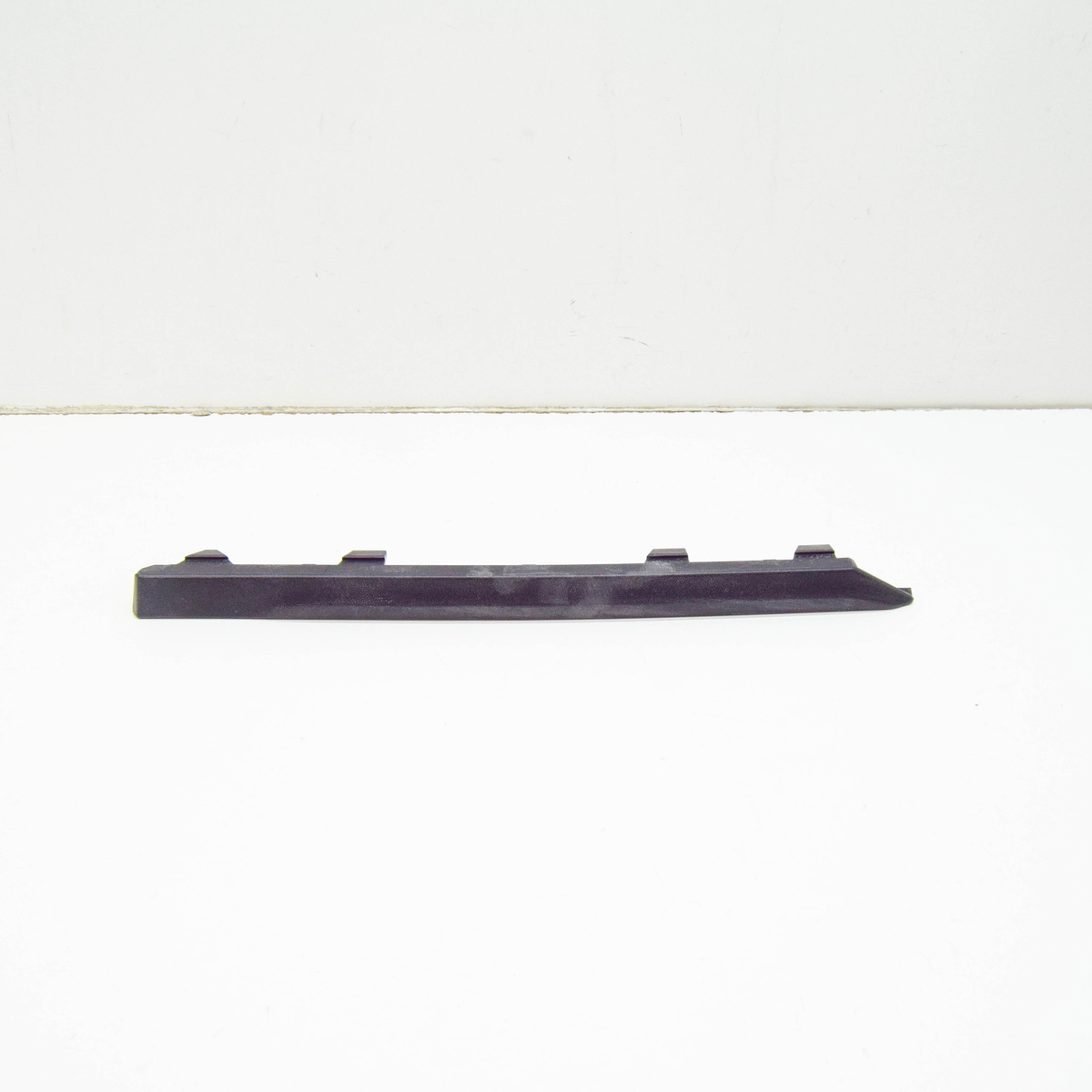 NEW VOLKSWAGEN TERAMONT REAR RIGHT BUMPER MOLDING 3CN853842B9B9