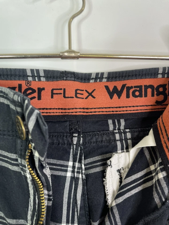 Bermuda cargo Wrangler cintura flexível masculina plus size 18 azul janela xadrez solta - Imagem 2 de 4