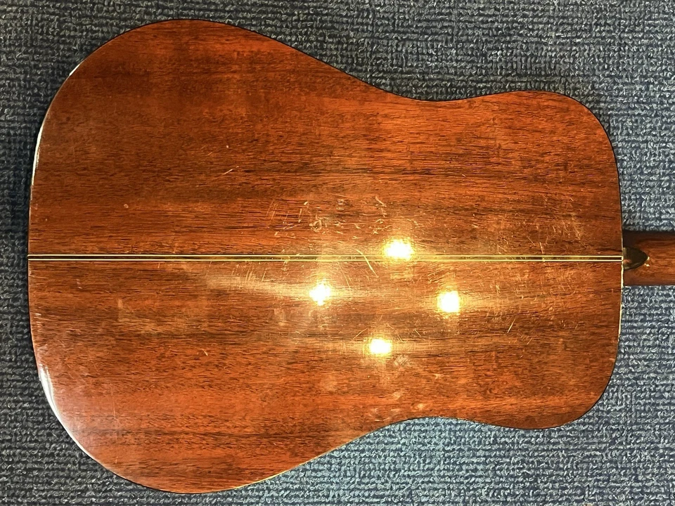 Guitarra acústica para diestros Ventura V7 Dreadnought Foto 3 de 4