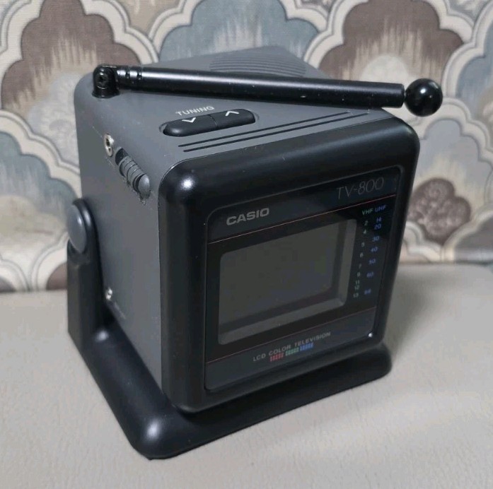 CASIO 2” Portable M LCD Color TV-800 VHF UHF Made In Japan Powers