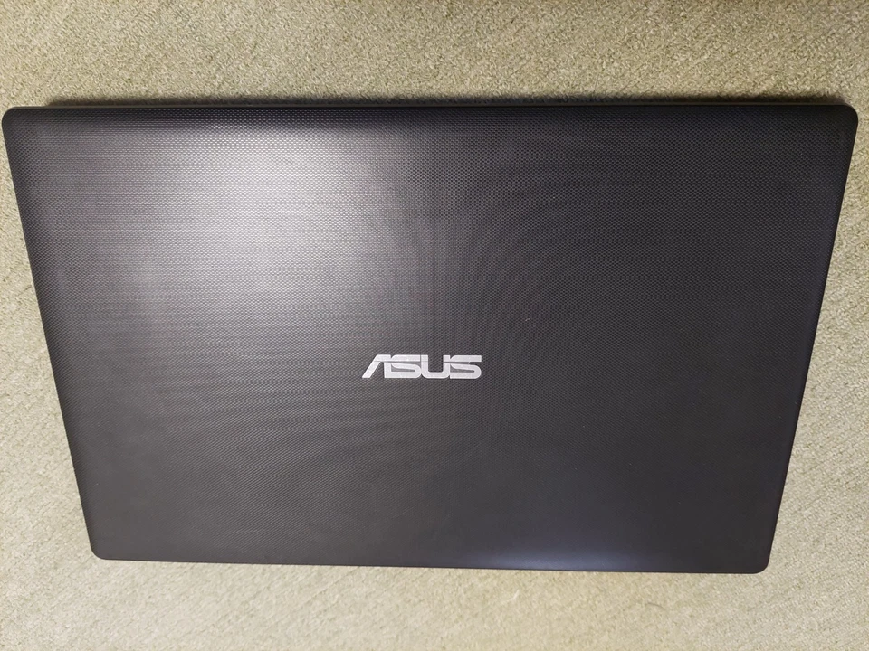 laptop portatile Asus x551c 4gb RAM 500gb hhd linux - Immagine 2 di 4