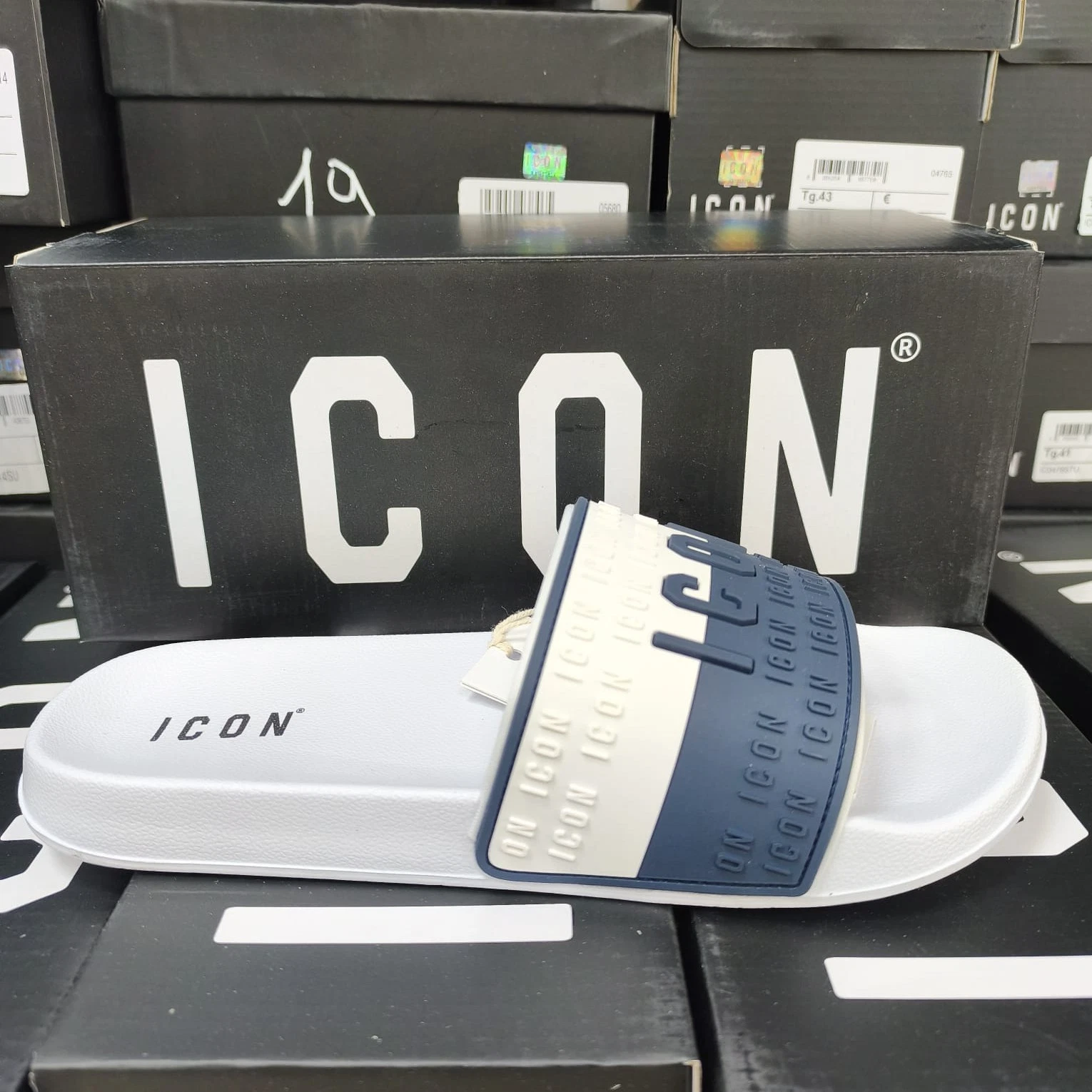 Mens ICON Lightweight Flexible Rubber Non-Slip LOGO Slippers
