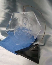 VTG 1980 Crystal Clear Christmas Ornament Acrylic No. 2 Nativity with Stand Ga3