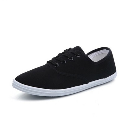 black pumps trainers