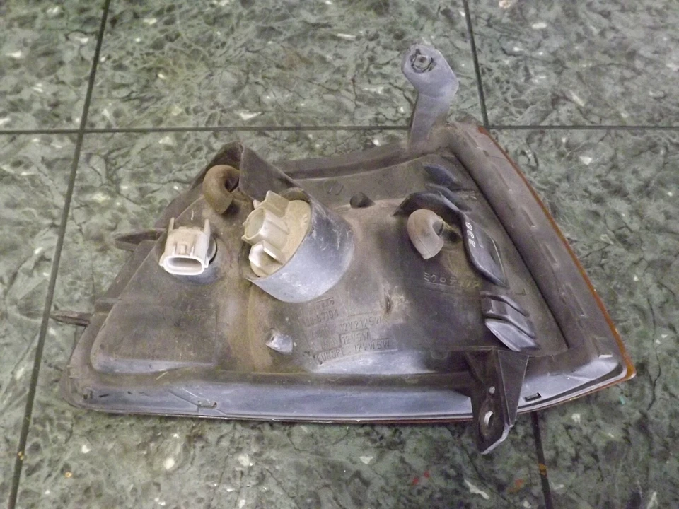 97-99 USDM OEM Mitsubishi Montero Sport K80 luz de esquina delantera conjunto de lámpara FL Foto 3 de 4