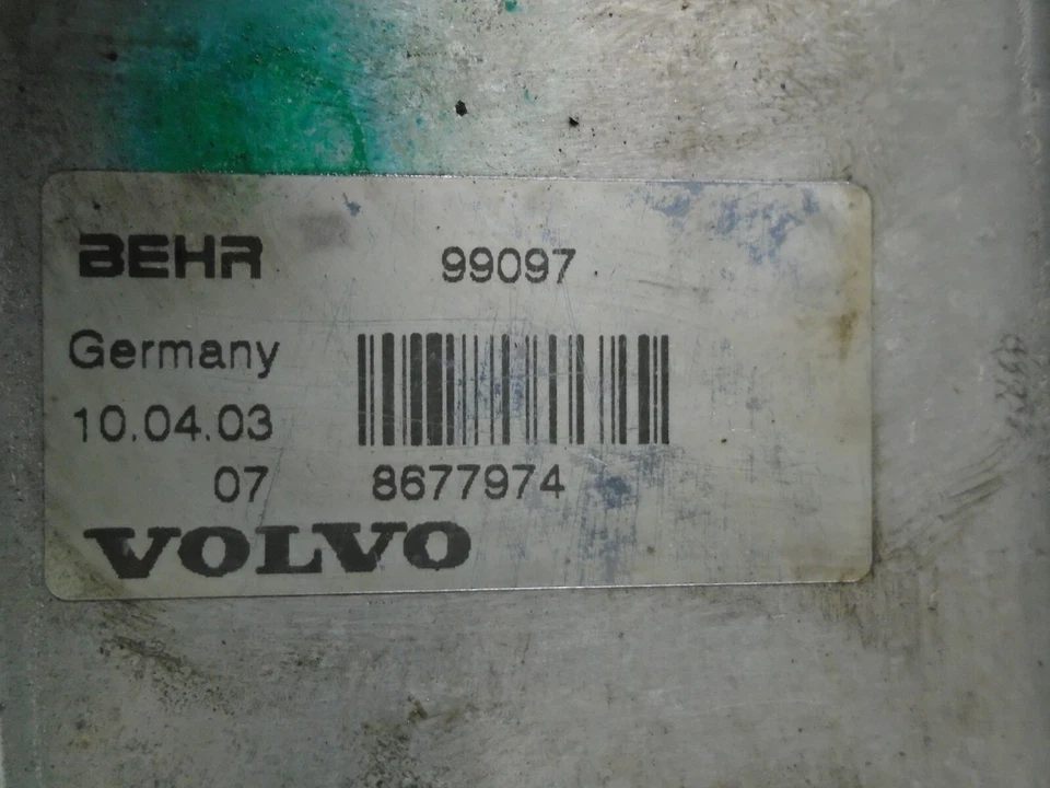 2001-2009 Volvo S60 Engine Oil Cooler 8677974 OEM DK904184 - Image 2 of 4