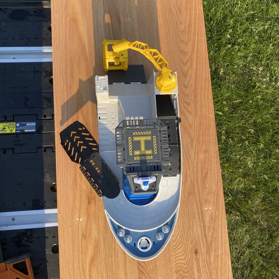 Mattel BFN57 Matchbox Multi Color Boat 2013 Matchbox Car Rescue Boat / Fast Ship - Image 4 of 4