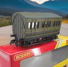 Boxed Hornby Railroad R4672 SR Dark Green 4 Wheel Coach OO Gauge 