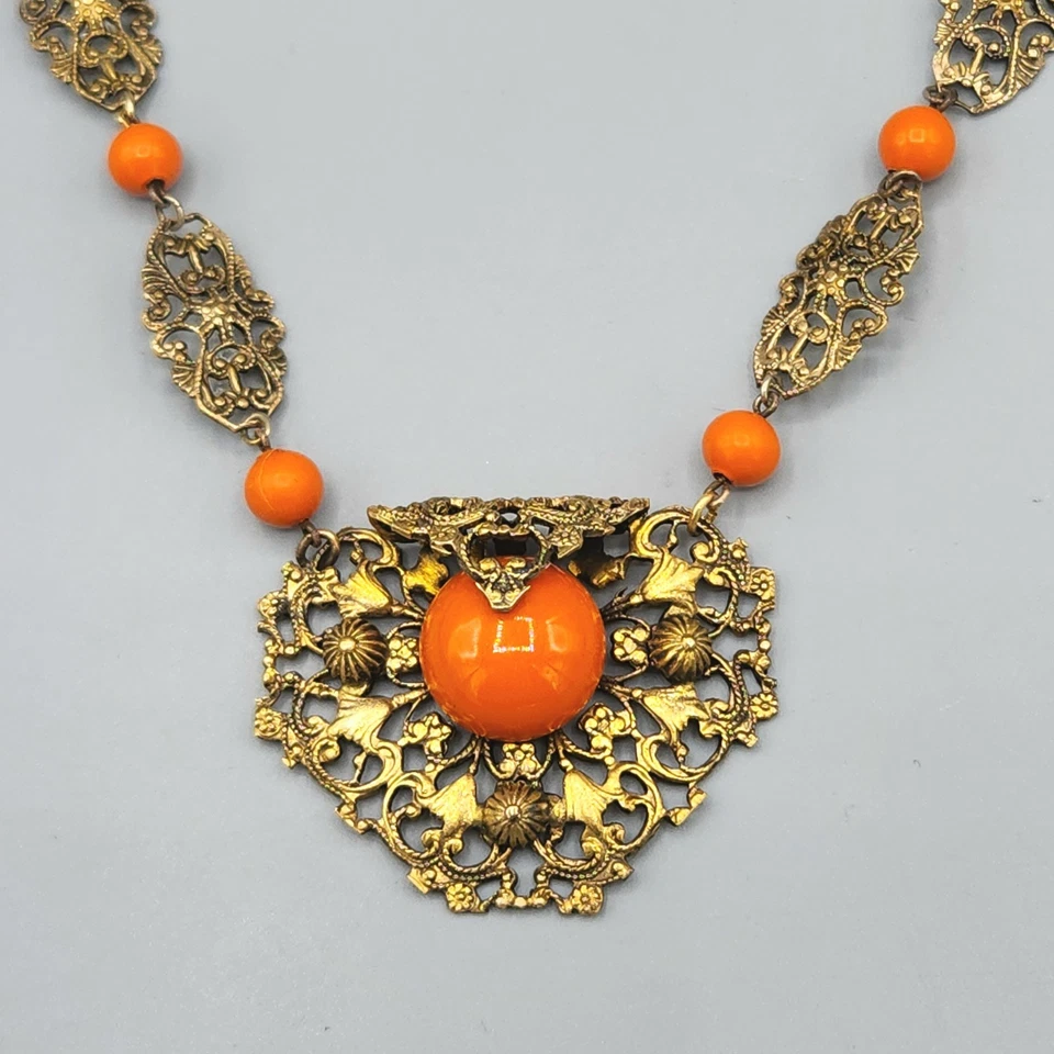Colar de lapela filigrana dourada com contas de vidro laranja revestido tcheco Art Deco 16" - Imagem 2 de 4