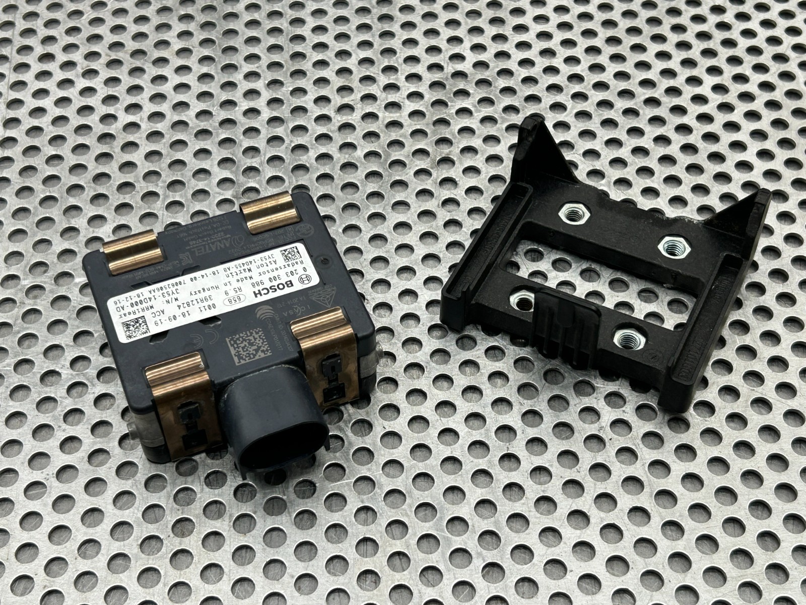 2019 Aston Martin Vantage Cruise Distance Radar Sensor Module