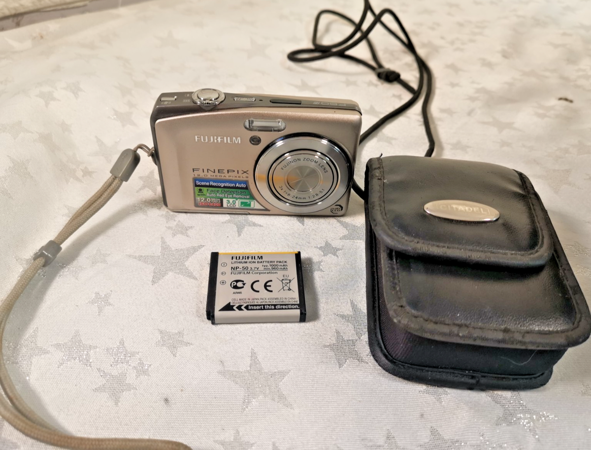 Fujifilm FinePix F60fd 12.0MP Digital Camera - Silver Digital 