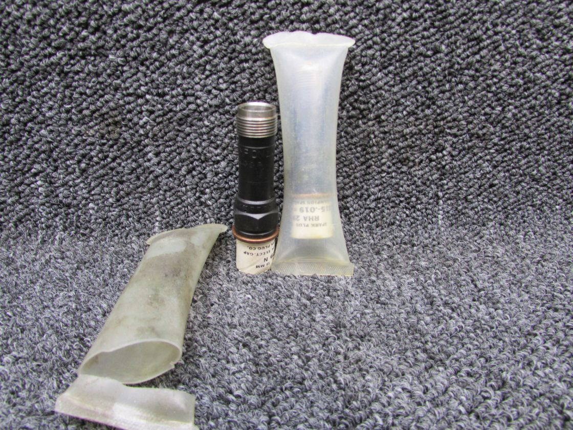 RHA29N Champion Spark Plug Set of 2 New Old Stock
