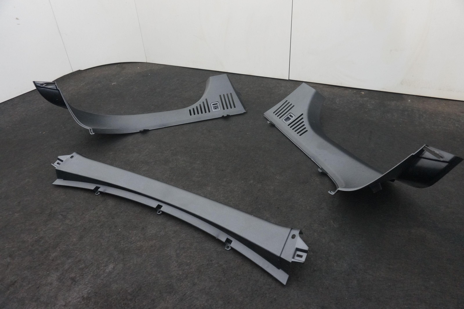 Set 3 Rear Trunk Trim Cover OEM 3W5863667 Bentley Continental Flying Spur 06-12