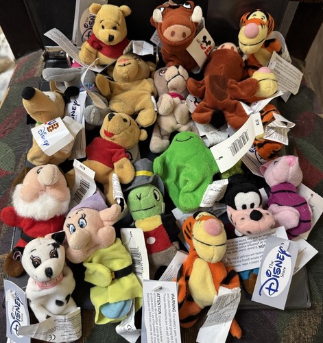 VTG Disney Store Mini Magnetic Plush Lot OF 17 Tigger Pooh Pluto Dumbo Goofy