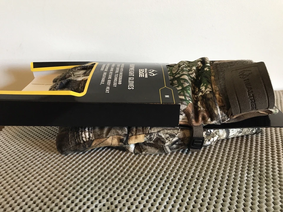 Realtree Edge Heavyweight Gloves Men's Medium Scent Control Waterproof Camo New - Image 3 of 4