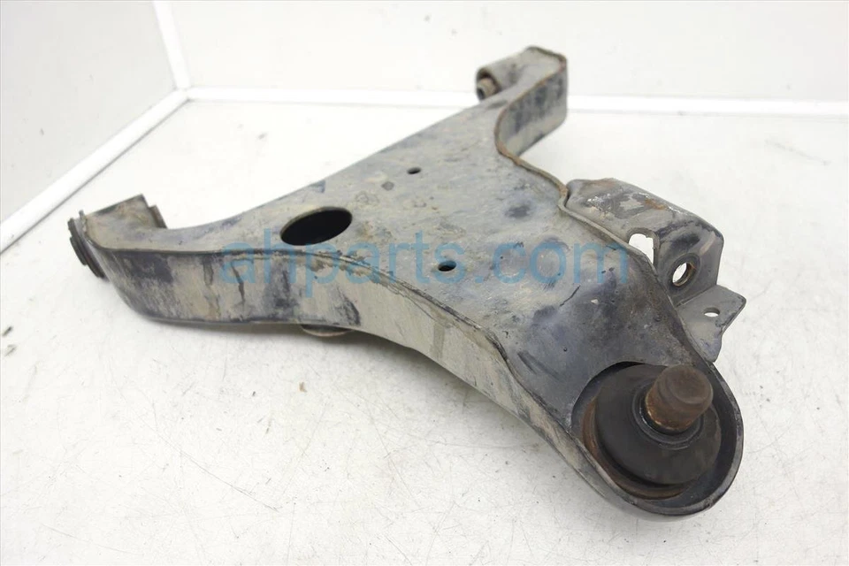 Brazo de control inferior del conductor delantero Nissan Armada 2006-2015 54501-Zc30a Foto 3 de 4