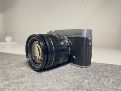 FUJIFILM X-E1 silber mit Objektiv 18-55 mm f 2.8-4 OIS Sehr guter Zustand OVP
