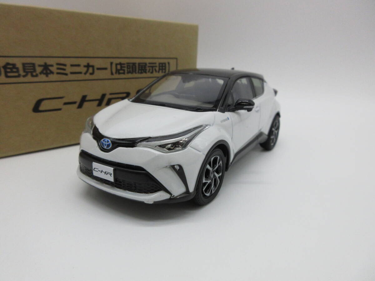 1:30 Toyota C-HR 2019 Late CHR Color Sample Mini Car Black x